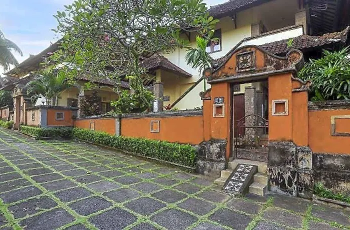 Hotel Dewi Sinta And Restaurant 3*